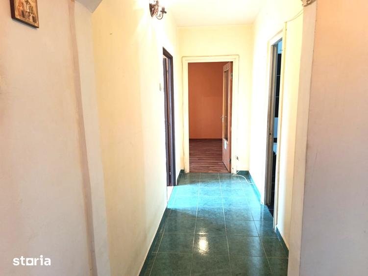 Apartament cu 2 camere decomandat în Titan