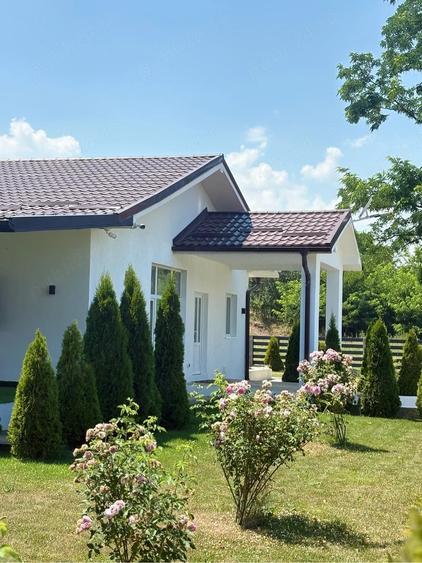 Casă cu Teren 1400 Mp în Suatu
