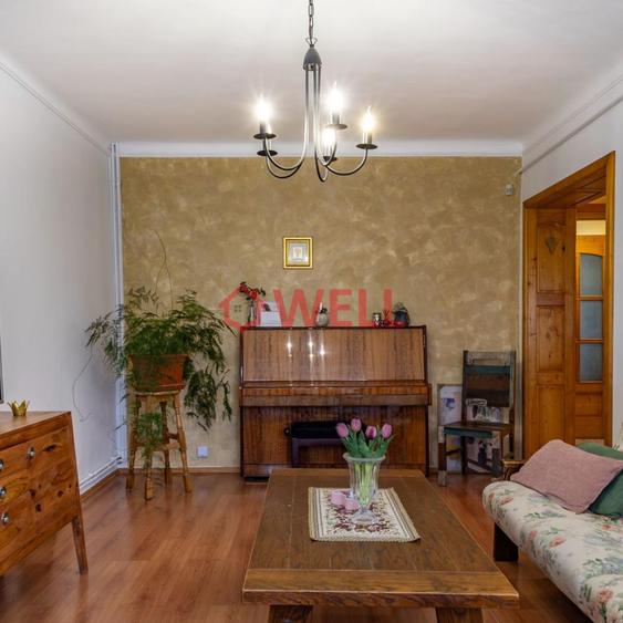 Casă individuală cu 6 camere cu Teren 250 Mp în Unirii