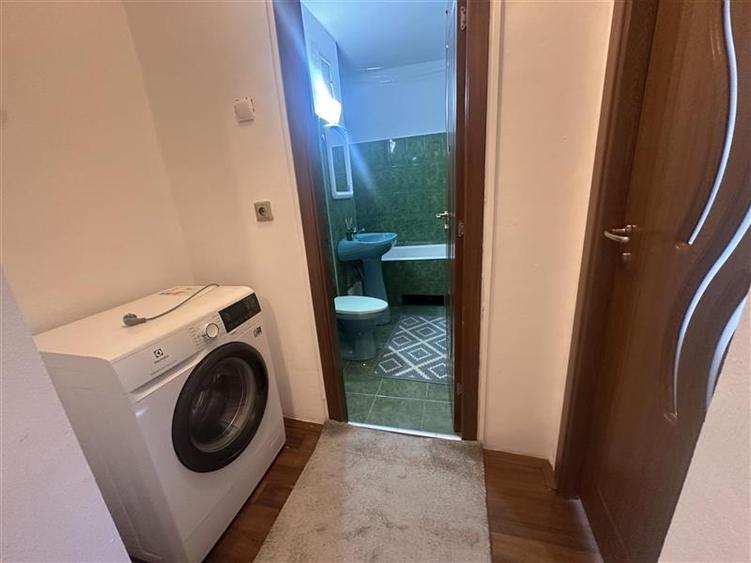 Apartament cu 2 camere decomandat, mobilat în Lipovei