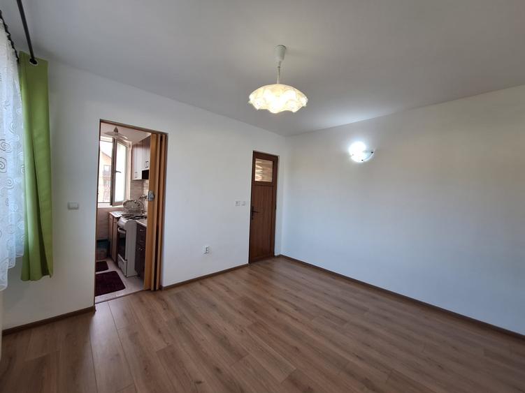 Apartament cu 2 camere semidecomandat, mobilat în Florești
