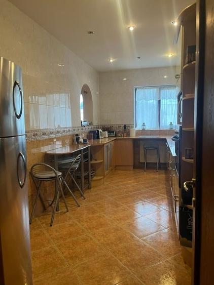 Apartament cu 5 camere decomandat, mobilat în Floreasca