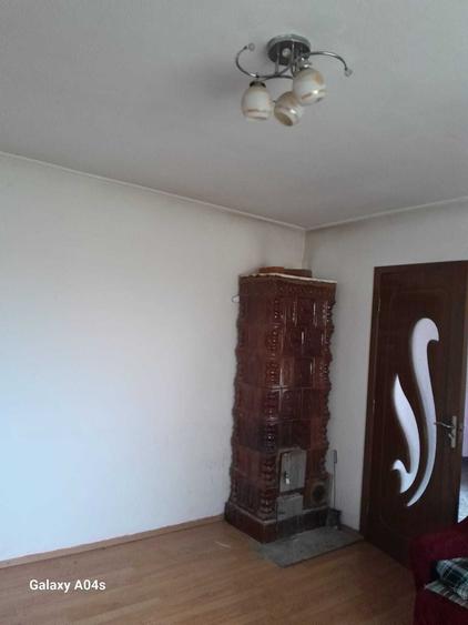 Casă cu 4 camere în Ceica