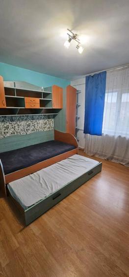 Apartament cu 2 camere decomandat în Est