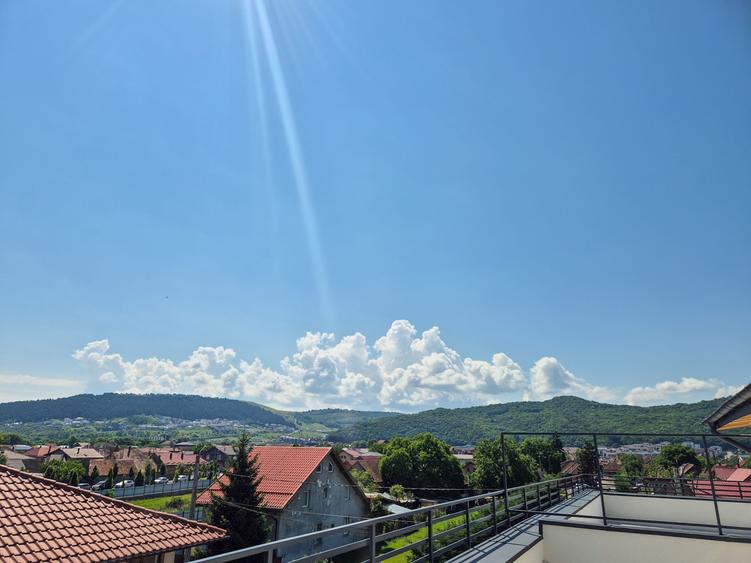 Duplex cu 4 camere cu Canalizare în Florești