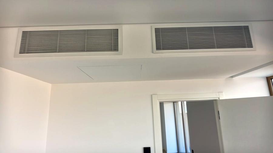 Apartament cu 3 camere în Petricani