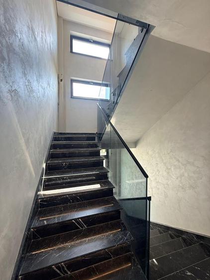 Apartament cu 4 camere în Valea Adâncă