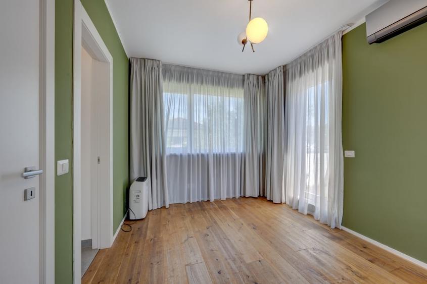 Duplex cu 4 camere cu Teren 302 Mp în Odăi