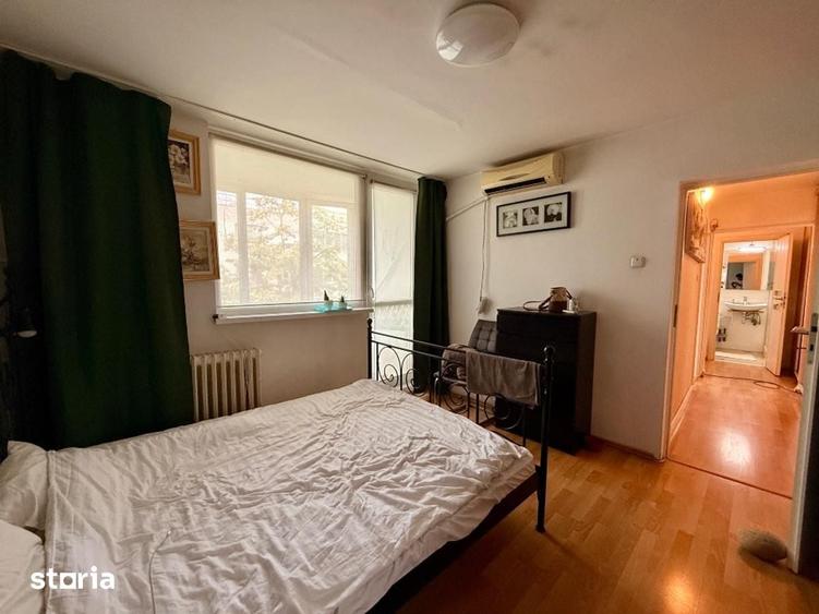 Apartament cu 4 camere decomandat în Drumul Taberei