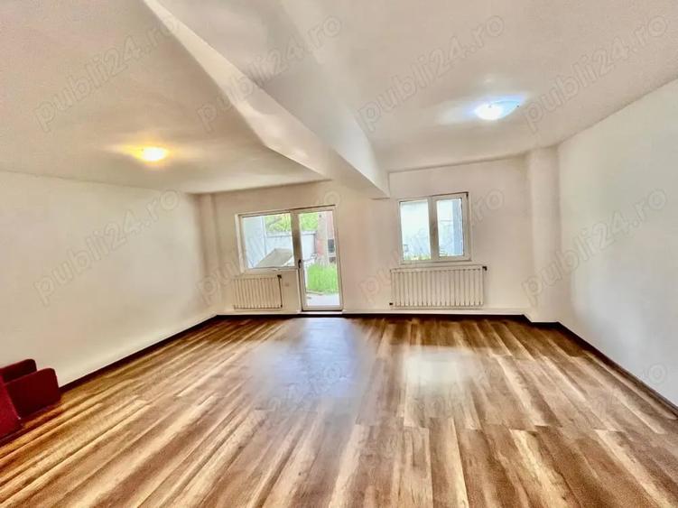 Casă cu 5 camere cu Teren 140 Mp în Lipovei