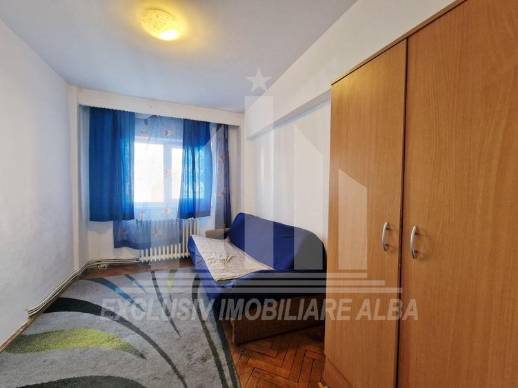Apartament cu 3 camere decomandat, mobilat în Cetate
