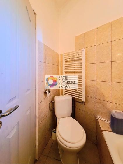 Casă individuală cu 3 camere cu Canalizare în Central