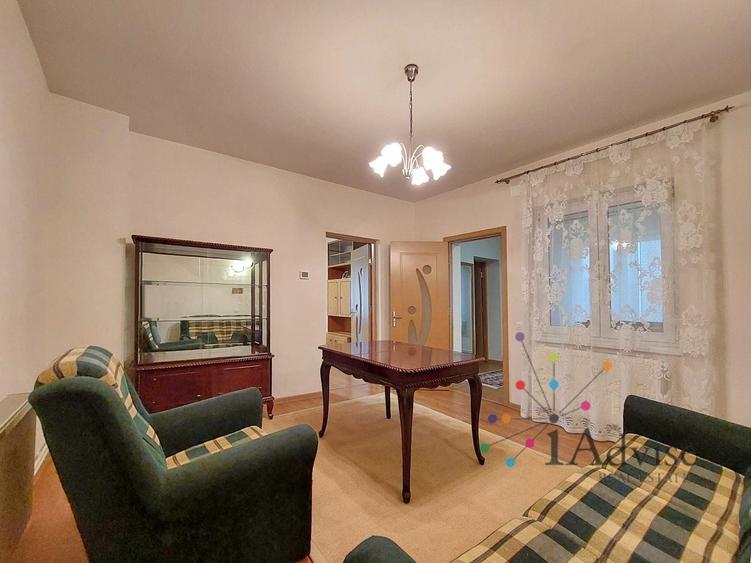 Casă individuală cu 3 camere cu Canalizare în Centrul Civic