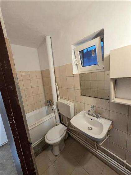Apartament cu 2 camere semidecomandat în Tomis III