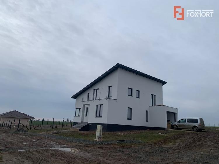 Casă individuală cu 5 camere cu Canalizare în Pișchia