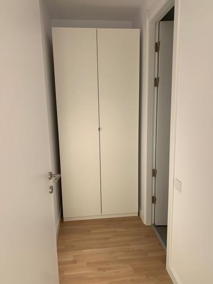 Casă cu 5 camere cu Garaj în Central