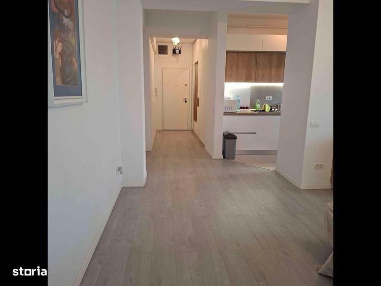 Apartament cu 3 camere în Calea Severinului