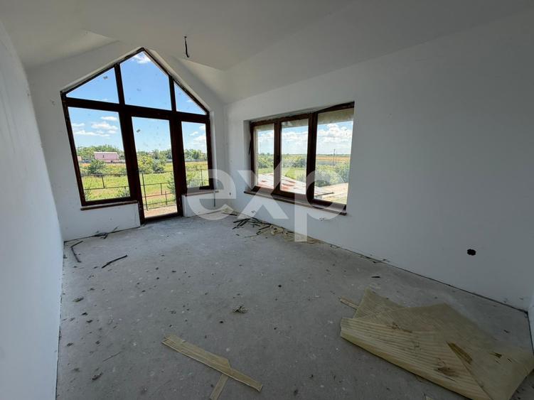 Casă individuală cu 6 camere cu Garaj în Butimanu