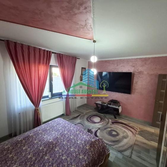 Casă cu 4 camere cu Teren 790 Mp în Central