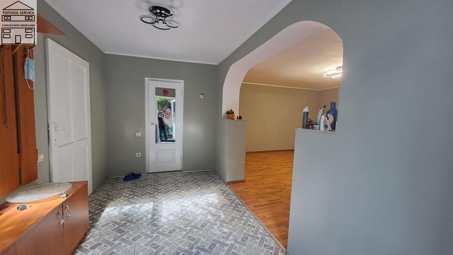 Casă individuală cu 6 camere cu Teren 580 Mp în Central