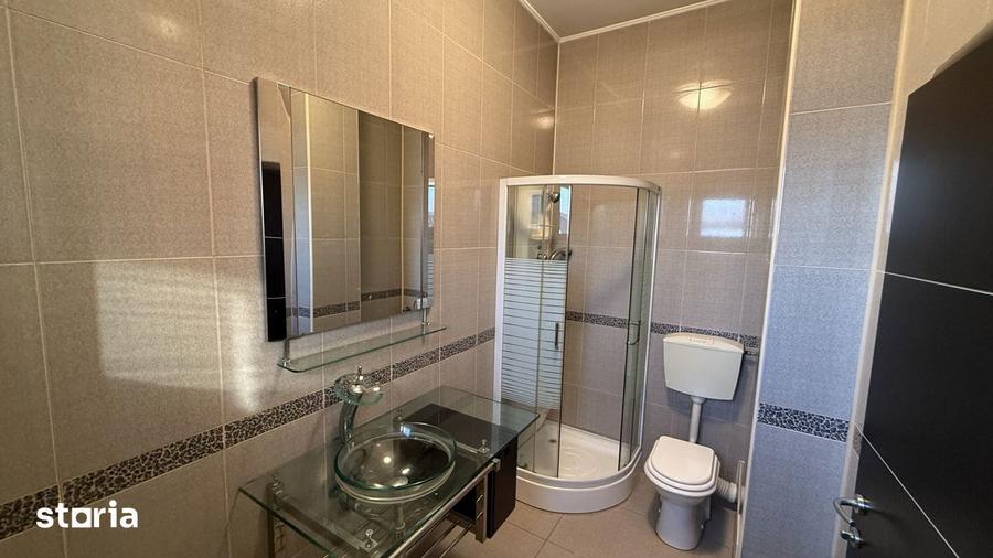 Casă cu 7 camere cu Piscina în Ferentari