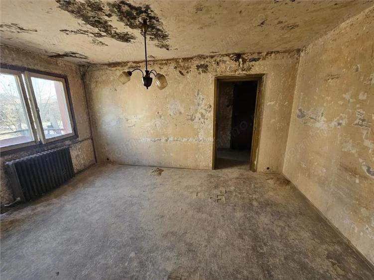 Apartament cu 2 camere semidecomandat în Micro I