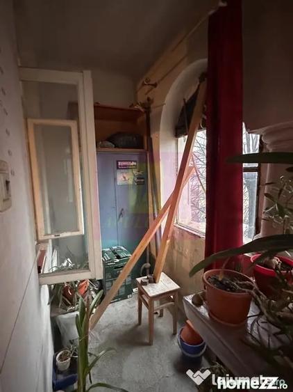 Apartament cu 4 camere semidecomandat în Ferdinand