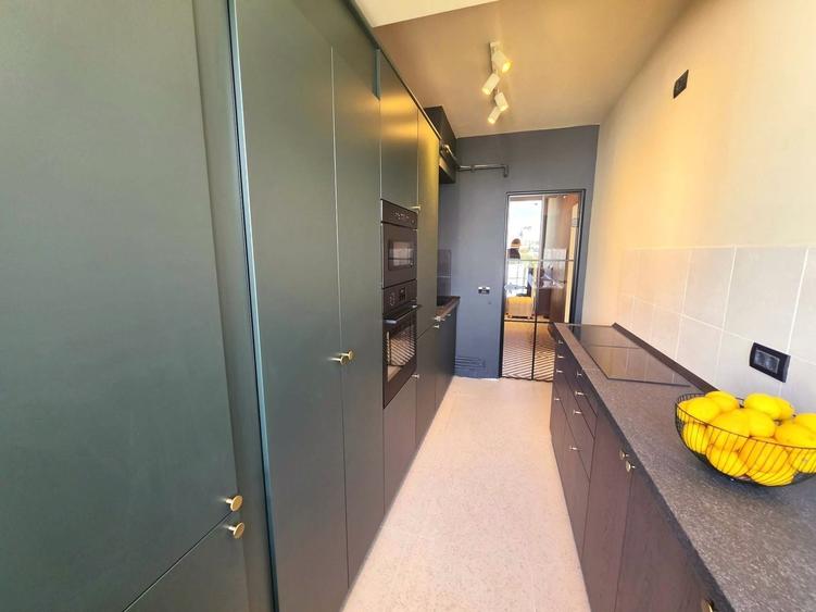 Apartament cu 3 camere semidecomandat, mobilat în Calea Victoriei