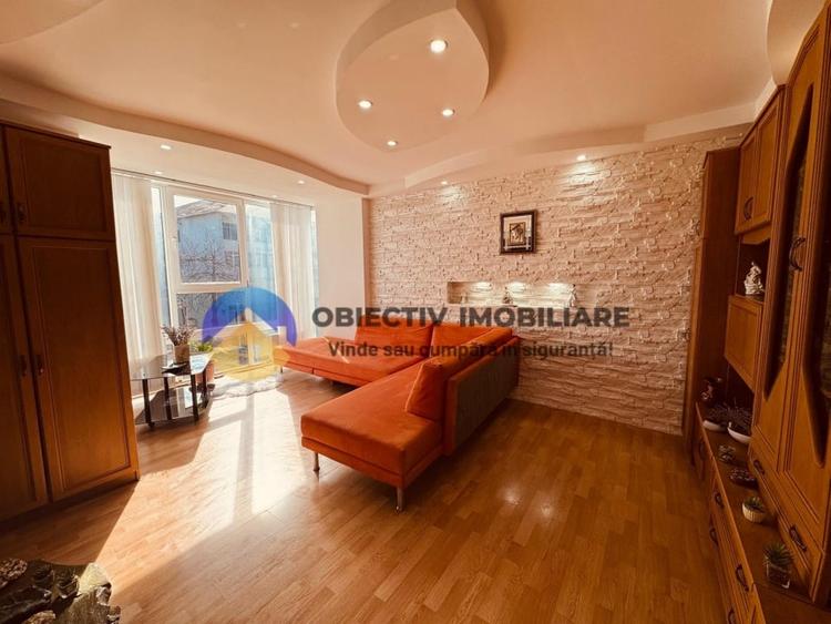 Apartament cu 2 camere decomandat, mobilat în Central