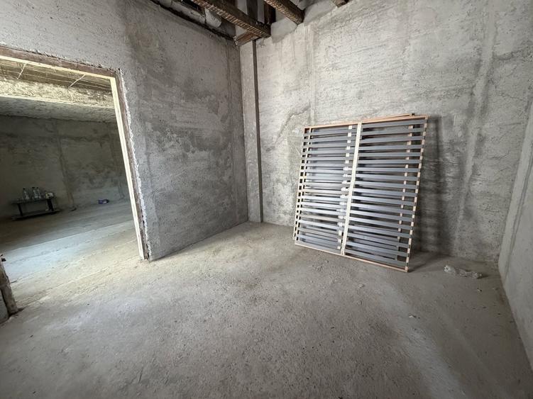Casă individuală cu 5 camere cu Canalizare în Central
