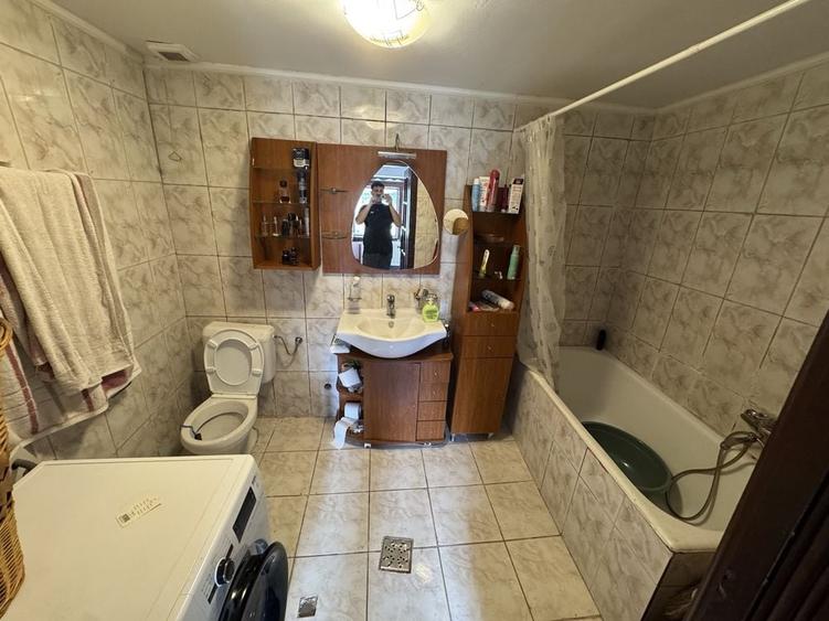Casă cu 4 camere în Central