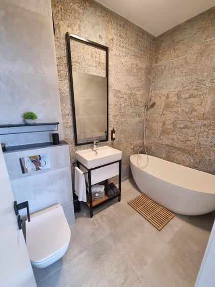 Apartament cu 2 camere decomandat, mobilat în Universitate