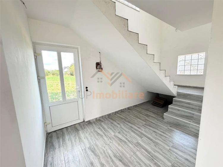 Casă cu 4 camere cu Teren 1439 Mp în Inand