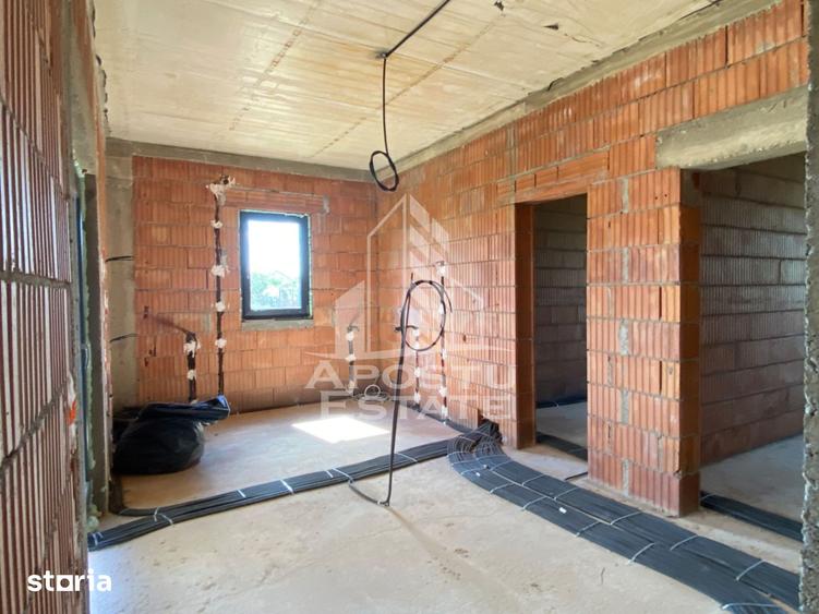 Casă cu 5 camere cu Teren 1330 Mp în Urseni