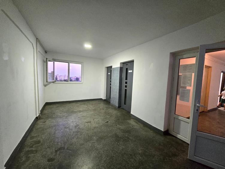 Garsonieră semidecomandată în Titan