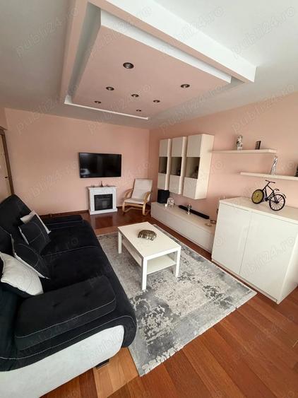 Apartament cu 3 camere decomandat în Școlilor