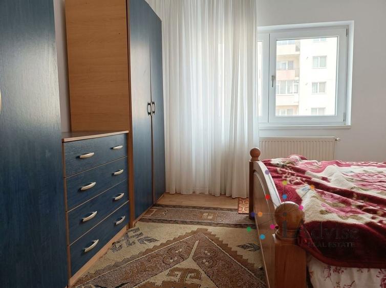 Apartament cu 3 camere decomandat în Noua
