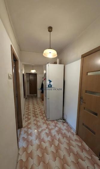 Apartament cu 4 camere semidecomandat în Brâncoveanu