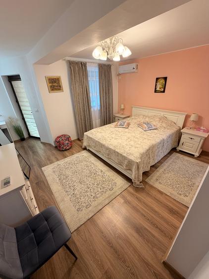 Casă individuală cu 6 camere cu Garaj în Berceni