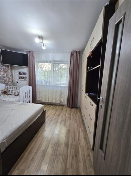 Apartament cu 2 camere semidecomandat în George Enescu