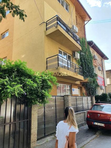 Birou, de 450 mp, în Vitan