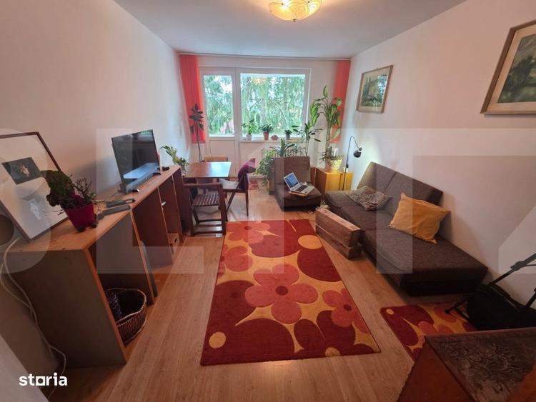 Apartament cu 2 camere semidecomandat, mobilat în Simeria