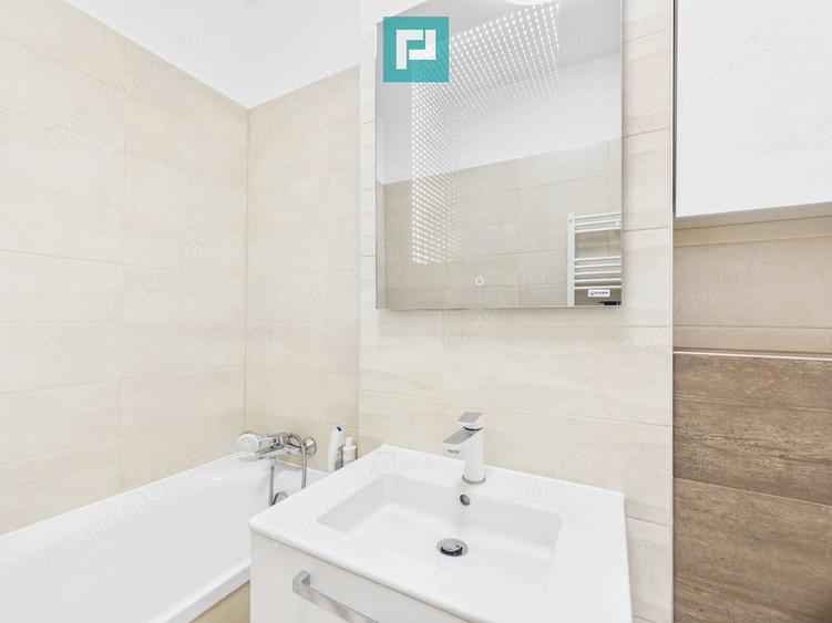 Apartament cu 3 camere semidecomandat în Confecții
