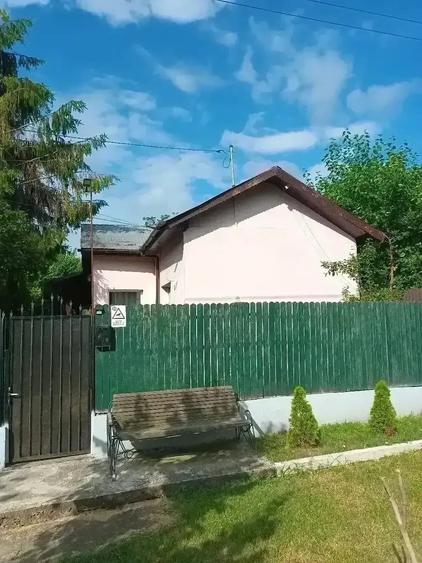 Casă cu Teren 1321 Mp în Nana