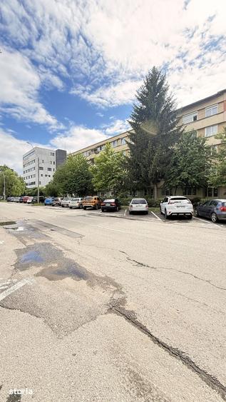 Apartament cu 4 camere în Săsar
