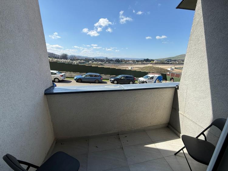 Apartament cu 2 camere decomandat în Florești