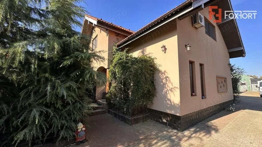 Casă cu 5 camere cu Teren 712 Mp în Utvin