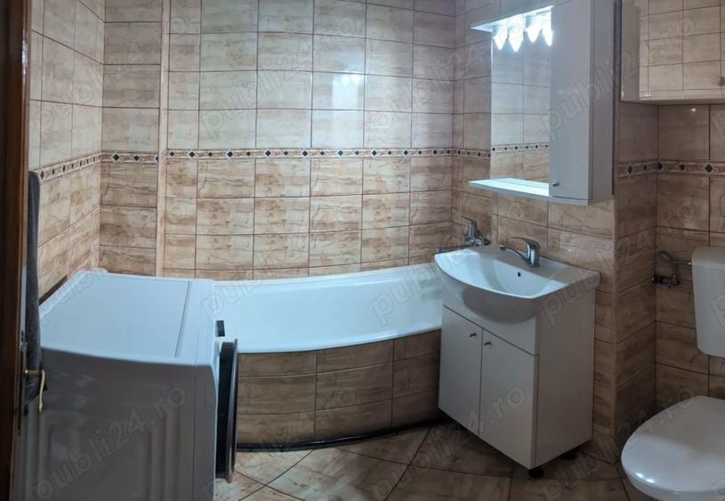 Apartament cu 3 camere decomandat în 1 Mai
