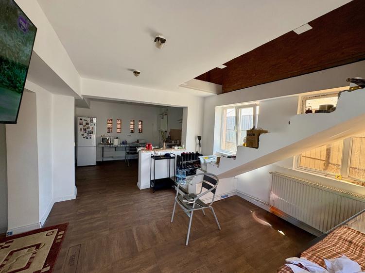 Casă cu 4 camere cu Teren 260 Mp în Brătianu