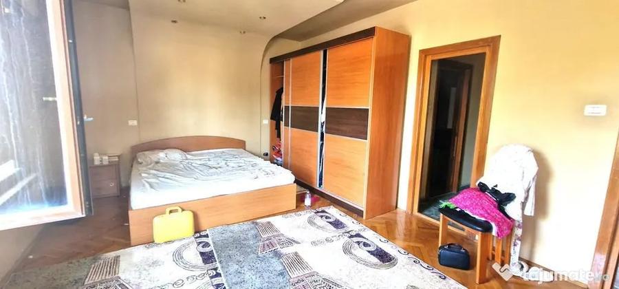 Casă cu 5 camere cu Teren 405 Mp în Coiciu